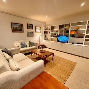 Holiday home 3 Bdrm 2 Bthrm House Close To Cbd & Anu Canberra