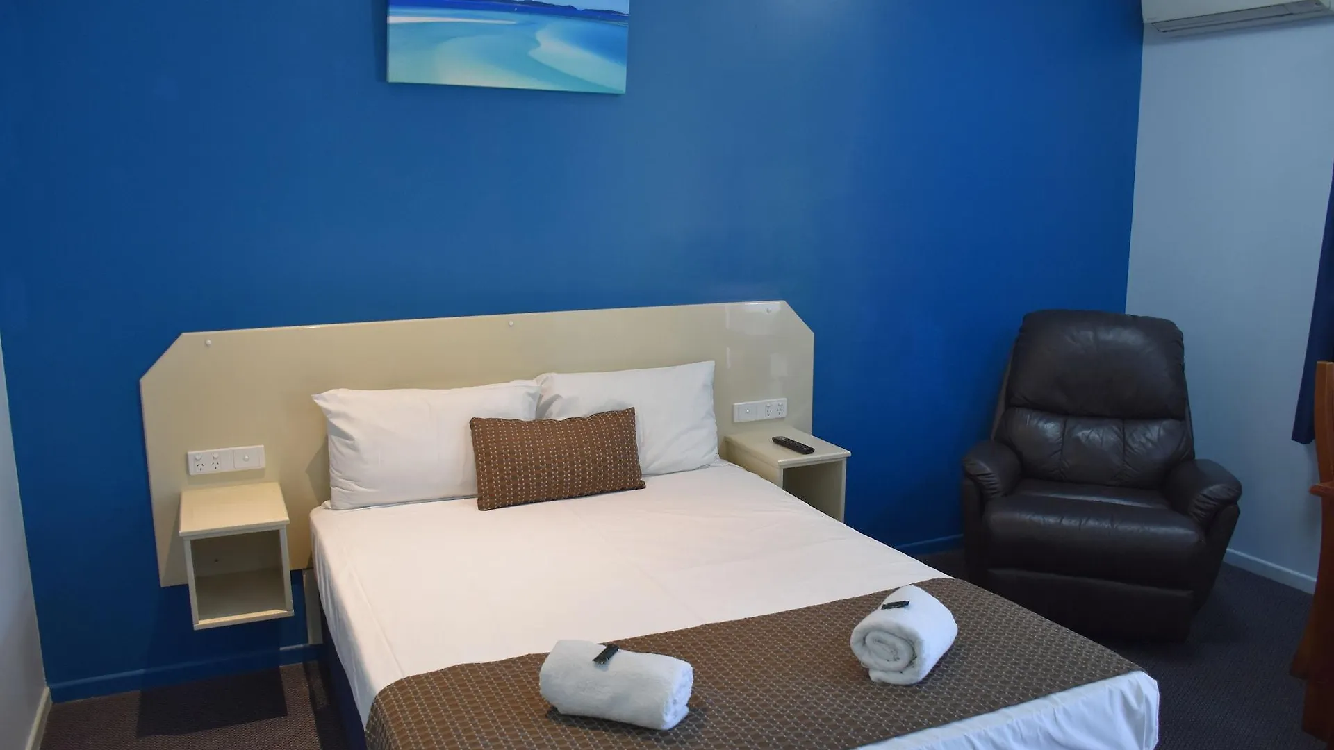 Bluewater Harbour Motel Bowen 4*,